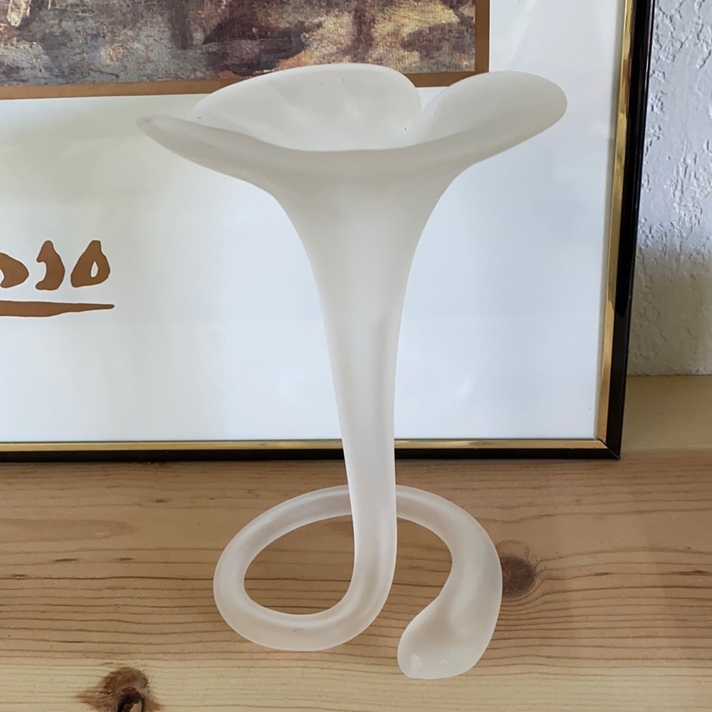 Vintage MCM frosted glass lily swirl vase